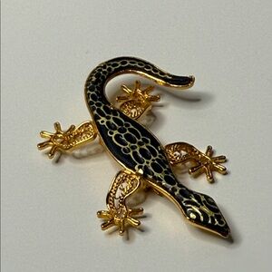 Remarkable rare Black Lizard Reptile Brooch Pin damascene Gecko filligree